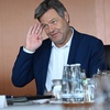 Spaßumlage: Robert muss daheim bleiben